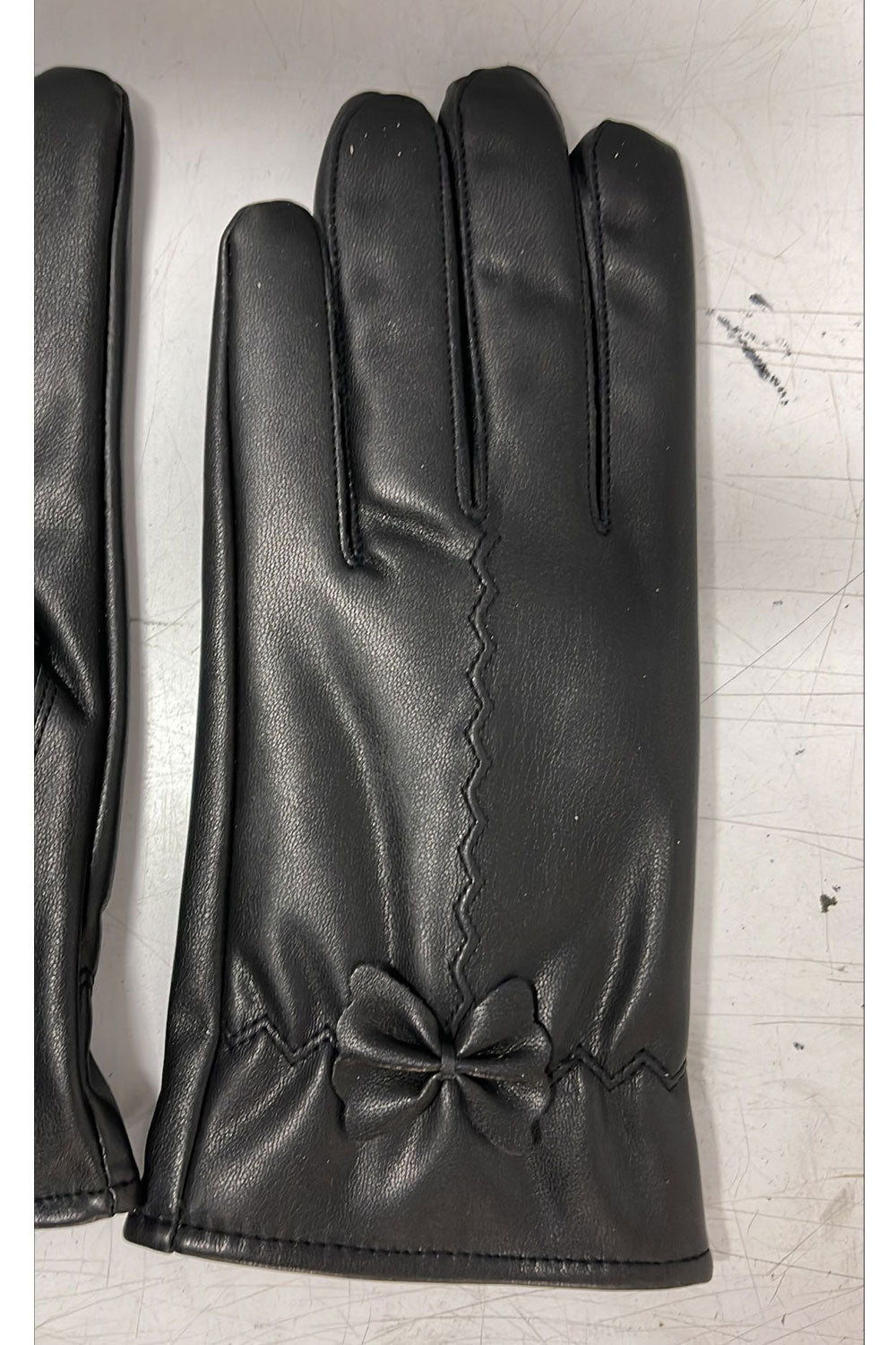 Women Solid Pattern Easily Wearable Cold Winds Protective Winter Leather Gloves