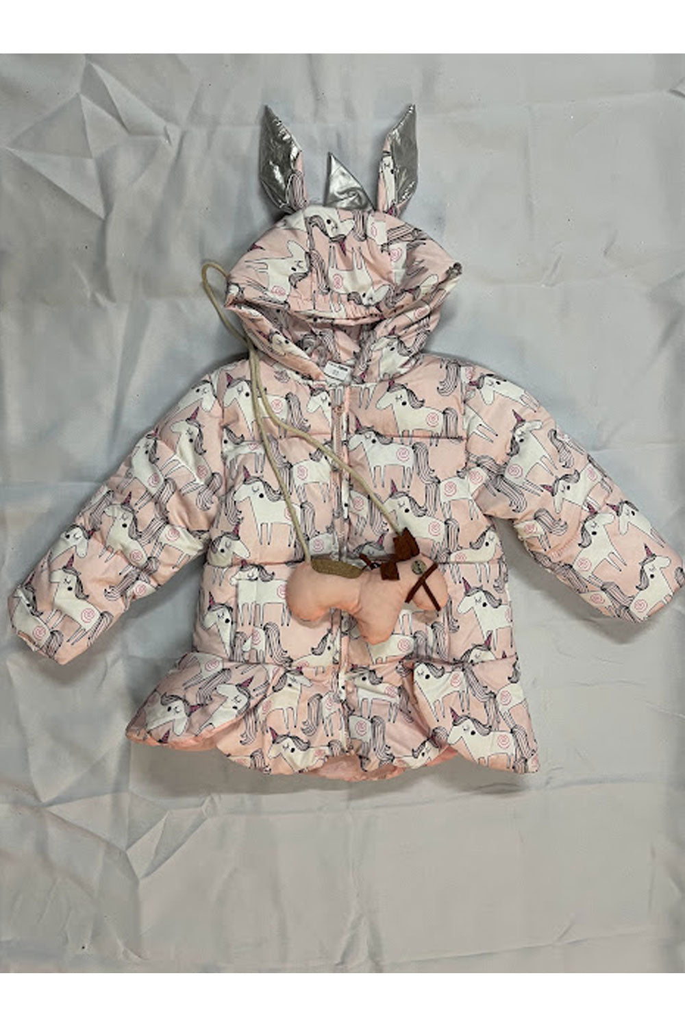 Kid Girl Soothing Horse Printed Hooded Neck Irregular Hem & Zip Fastener Buy this eye- soothing horse printed jacket that is des
