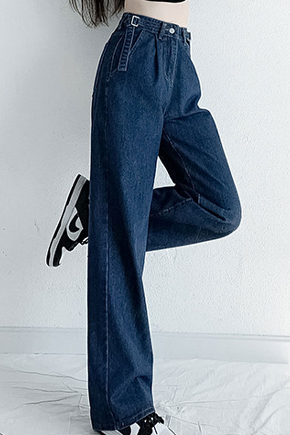 Women Delightful Solid Colored Restful Button Closure High-Waist Thin Wide-Legs Weekend Denim Jeans