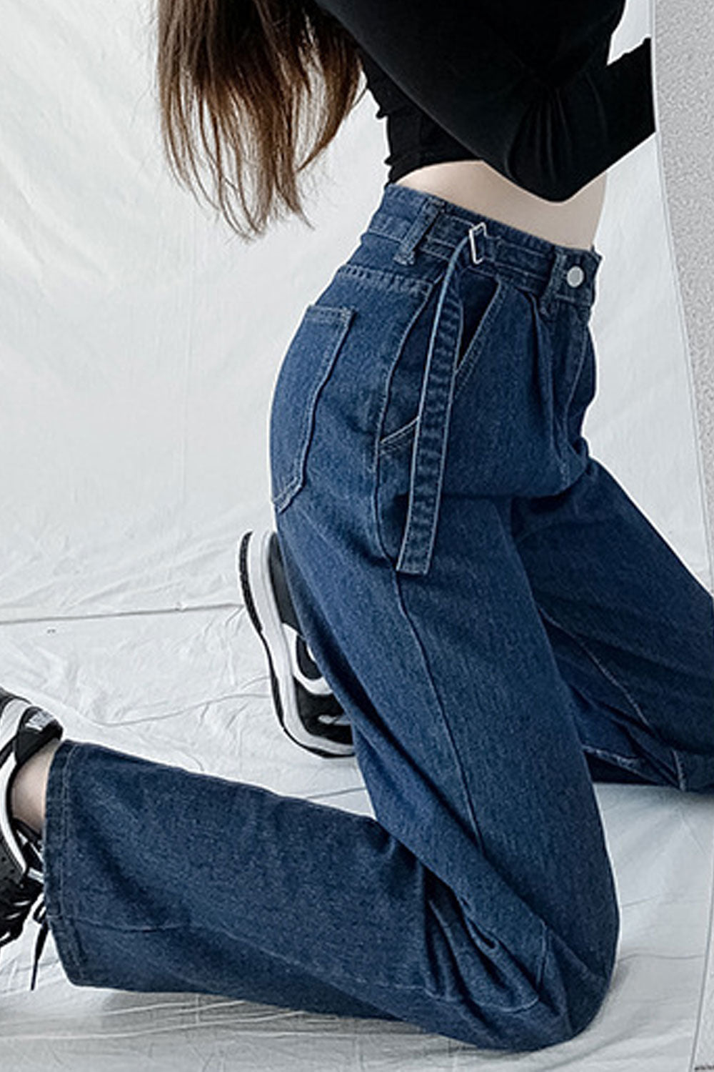 Women Delightful Solid Colored Restful Button Closure High-Waist Thin Wide-Legs Weekend Denim Jeans