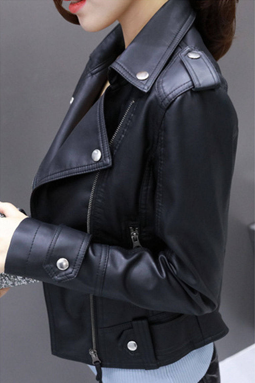 Women Modish Lapel Collar Wrist Strap Cross Zippered Fastener & Side Zippered Pocket Warm Winter Leather Jacket