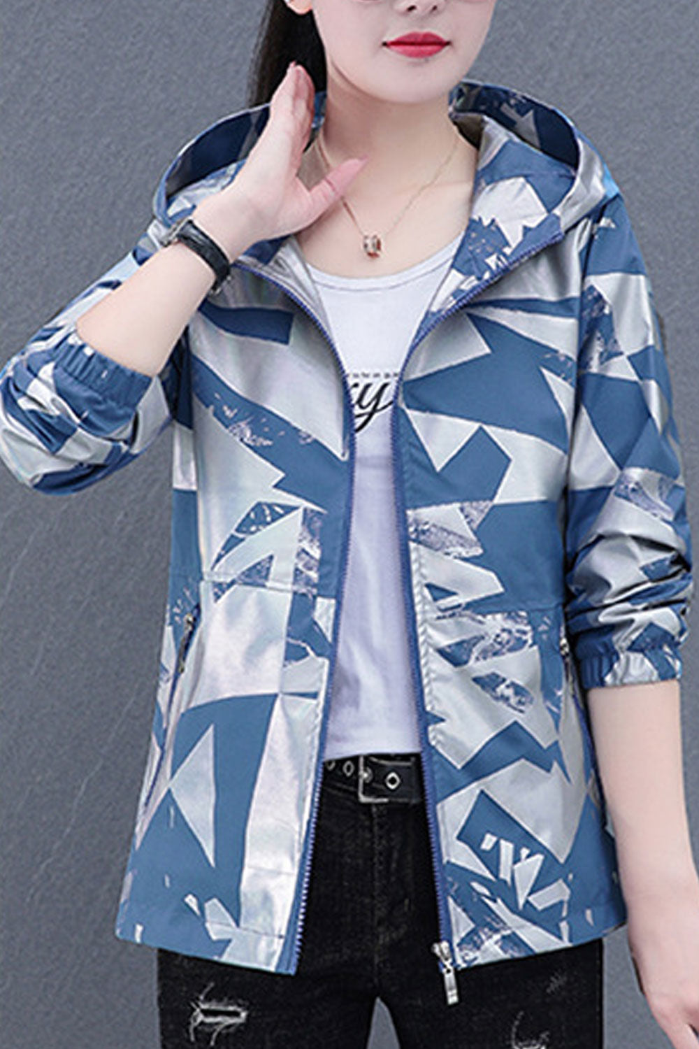 Women Geometrical shape printed Hooded Neck Ribbed Cuff & Slash Zippered Pocket Stunning Winter Casual Jacket