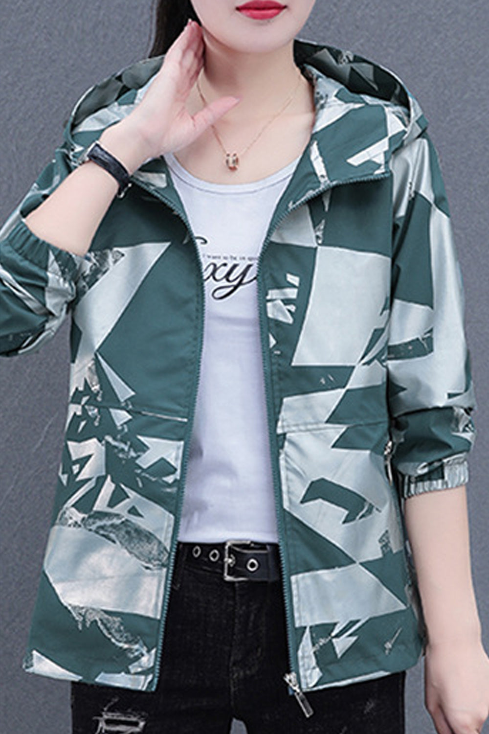 Women Geometrical shape printed Hooded Neck Ribbed Cuff & Slash Zippered Pocket Stunning Winter Casual Jacket