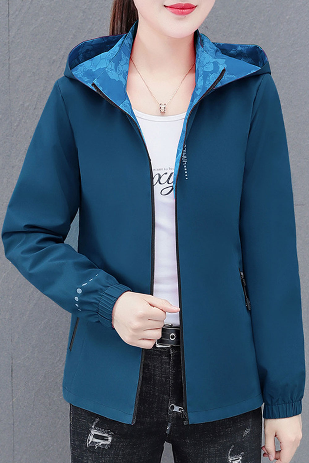 Women Amazing Inner Printed Hooded Neck Ribbed Cuff & Slash Zippered Pocket Winter Casual Jacket