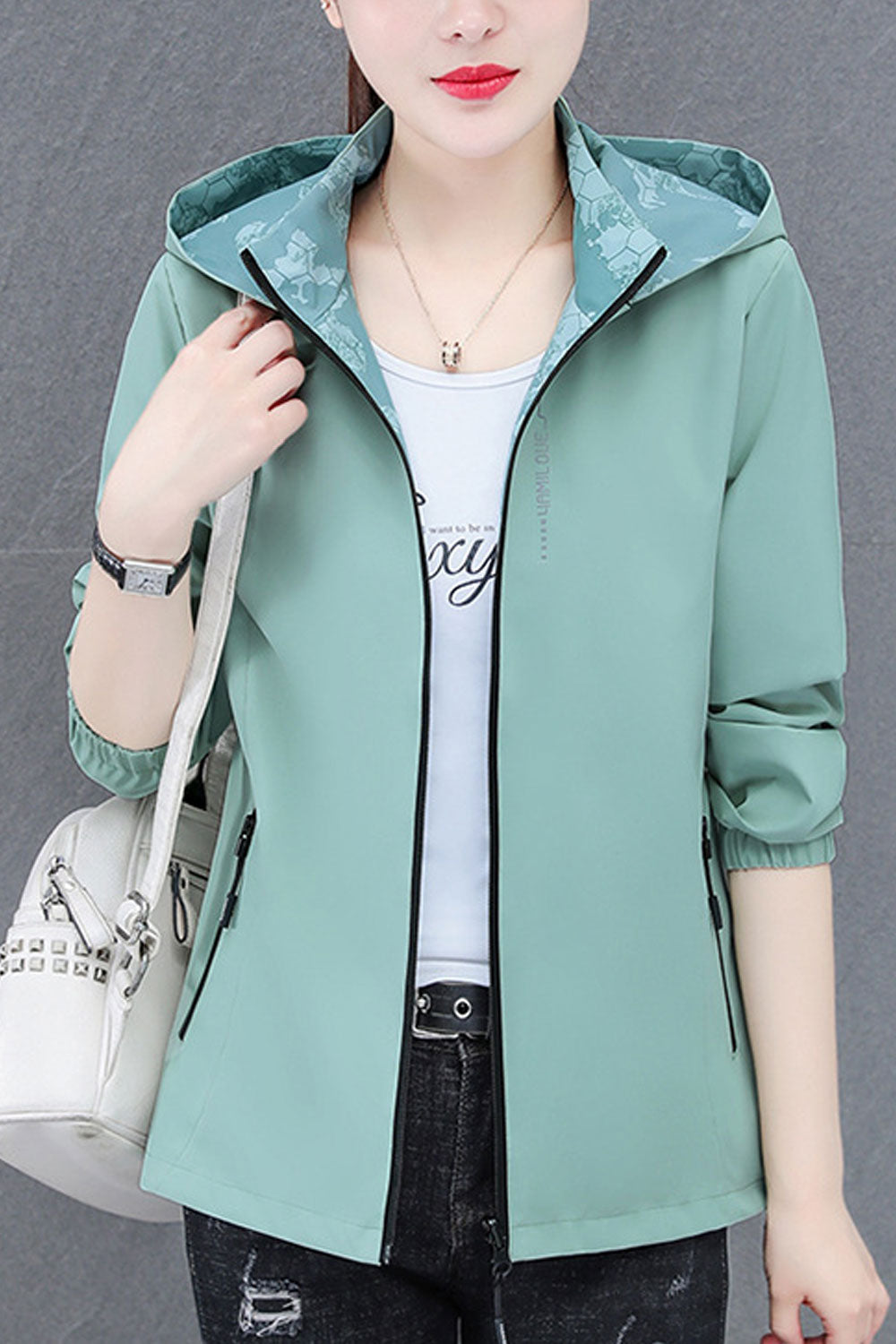 Women Amazing Inner Printed Hooded Neck Ribbed Cuff & Slash Zippered Pocket Winter Casual Jacket
