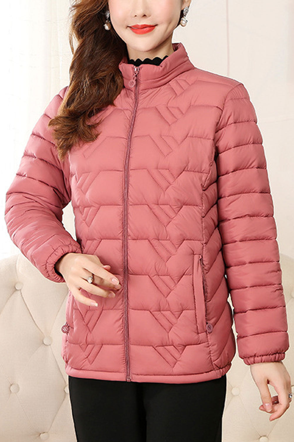 Women Captive Stand Collar Neck Font Zip Fastener Stretchable Cuff Side Pocket Geometric Baffle Styled Winter Padded Jacket