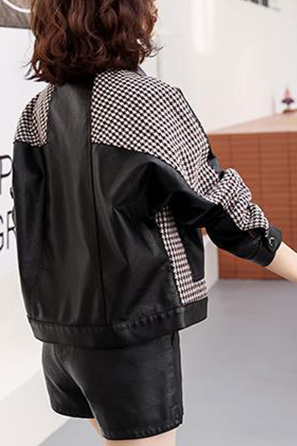 Women Fascinating Snap Button Closure Lattice Pattern Capable Flap Pockets Fashionable Winter Leather Jacket