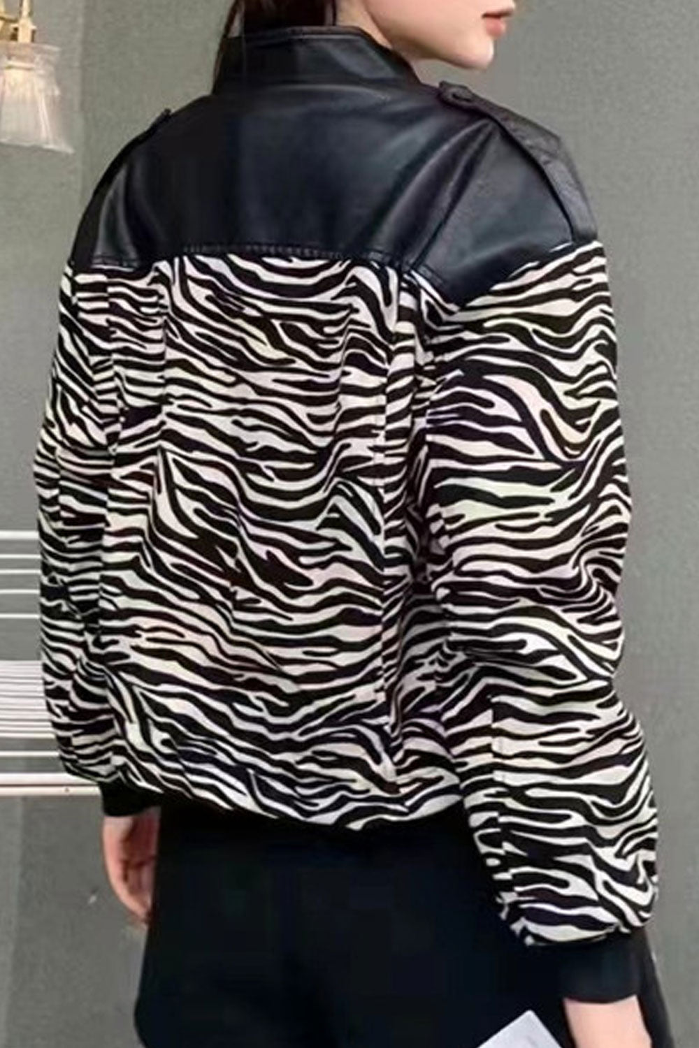 Women Captive Stand Collar Zebra Printed Long Sleeves Knitted Ribbed Cuff Moveable Waist Draw cords Front Flap Closure Pocket &