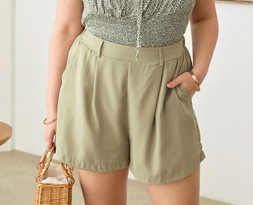 Women Zenobia Plus Size Half Elastic Waist Shorts with Pockets