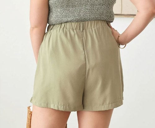 Women Zenobia Plus Size Half Elastic Waist Shorts with Pockets