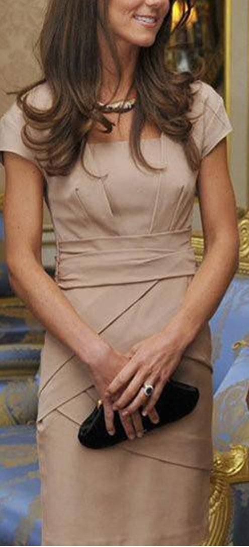 Women Kate Style Belt Designed Wasit Dress Beige