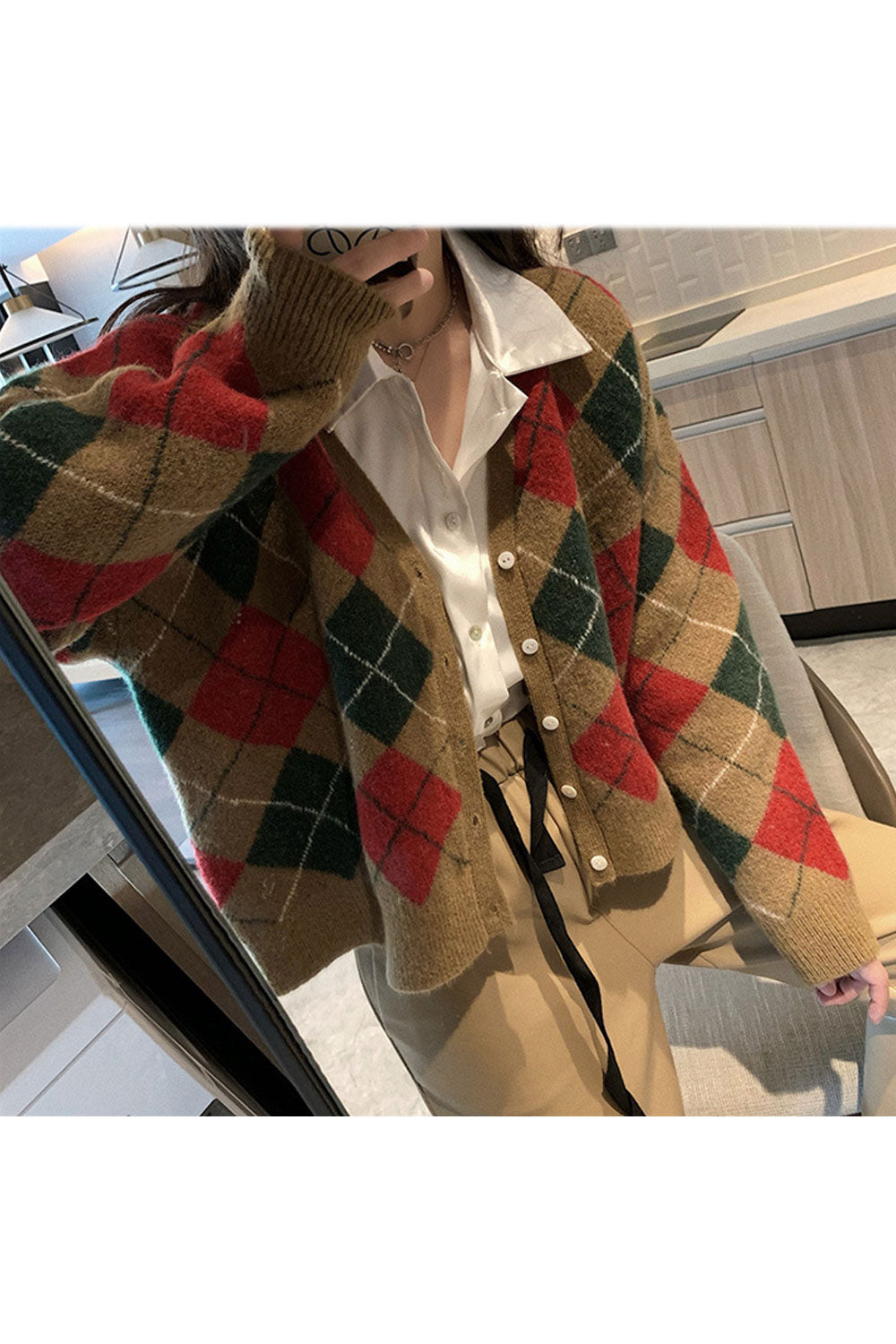Women Elegant Styled Contrast Colored Diamond knit Cardigan