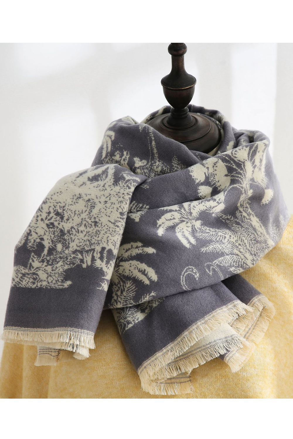 Women Beautiful Printed Pattern Thin Cashmere Material Winter Scarf