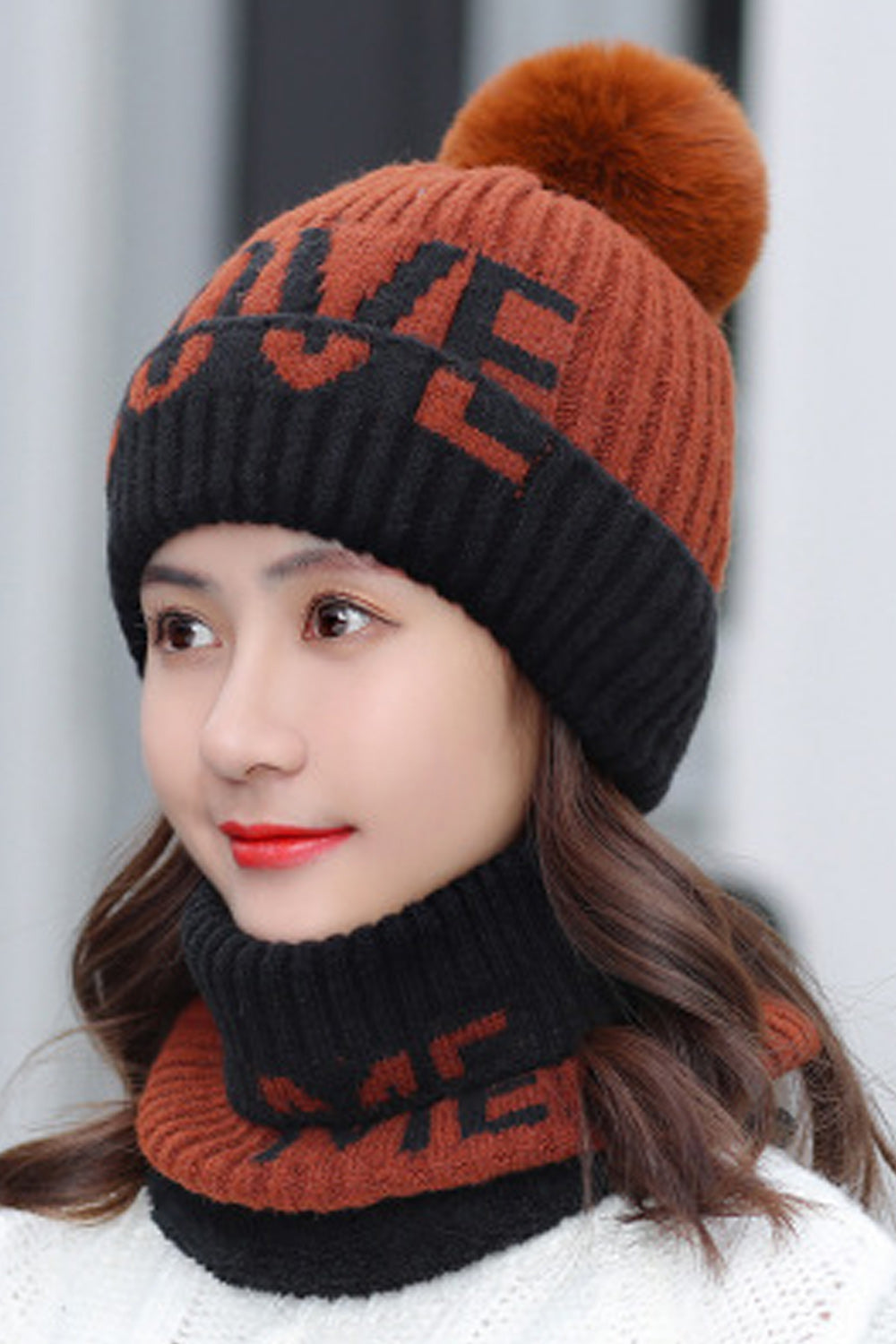 Women Casual Outdoor Hairball Decorated Warm Knitted Hat