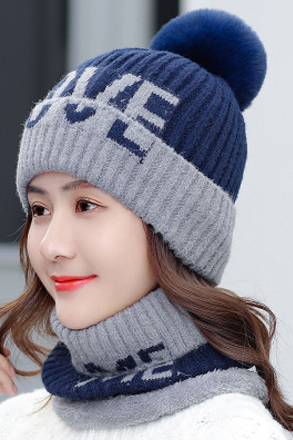 Women Casual Outdoor Hairball Decorated Warm Knitted Hat