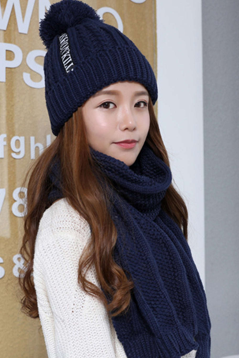 Women Classic Solid Pattern Warm Windproof Knitted Hat