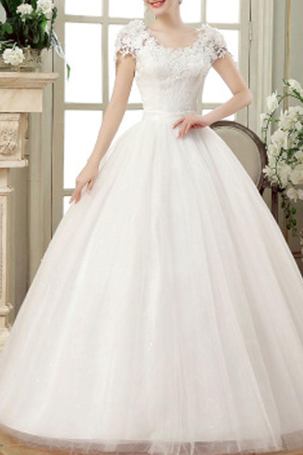 Women Lace Decorated Short Sleeve Wedding Dress