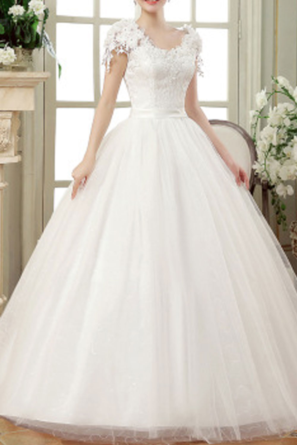 Women Lace Decorated Short Sleeve Wedding Dress