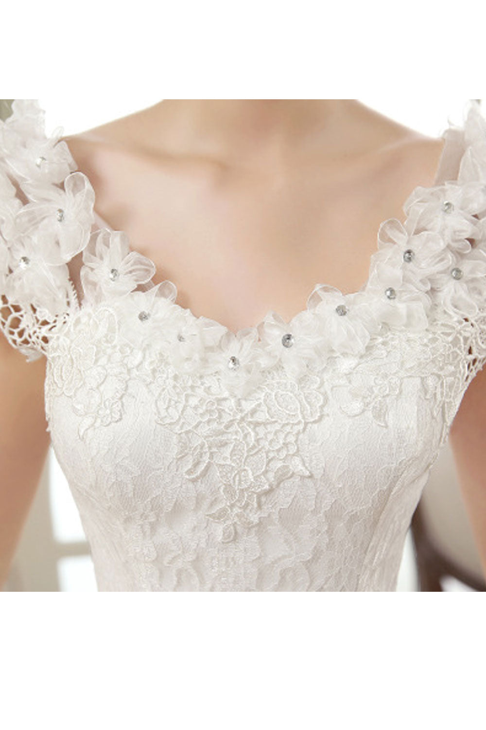 Women Lace Decorated Short Sleeve Wedding Dress