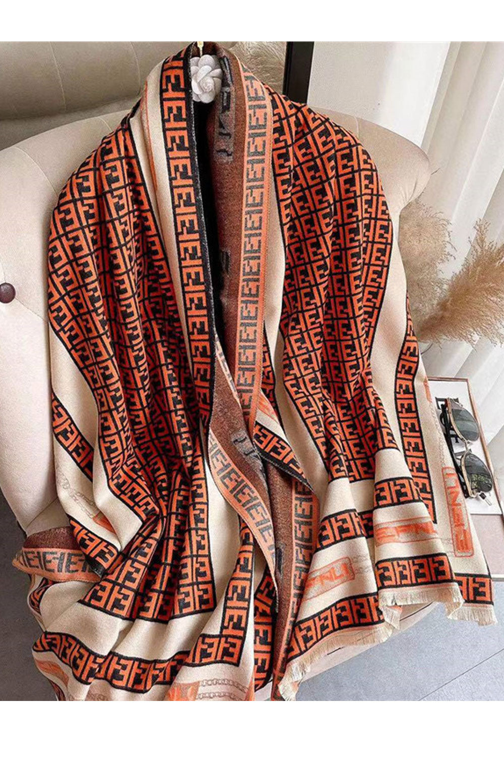 Women Fashionable Geomatric Pattern Thick & Warm Cashmere Shawl