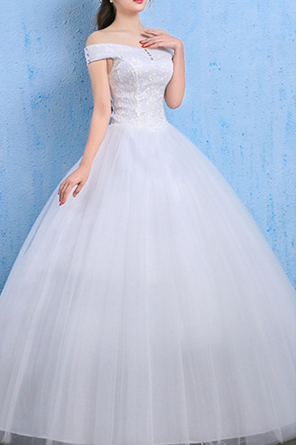 Women Lace Decorated Off Shoulder Wedding Dress