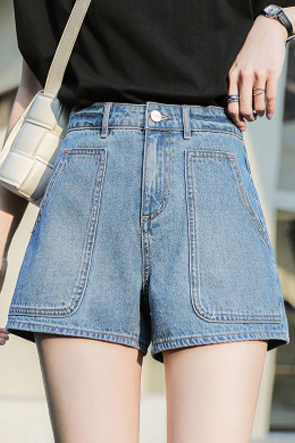 Women Lovely Solid Pattern Side Pockets Fashionable Denim Short