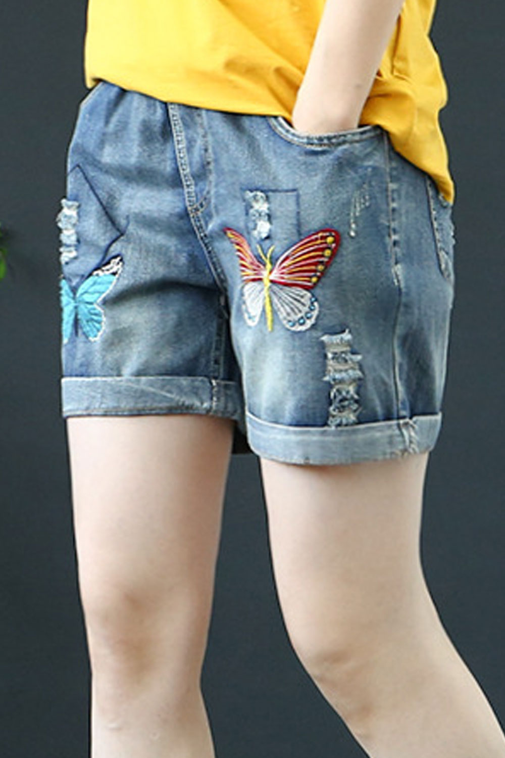 Women Butterfly Printed Pocket Style Casual Short