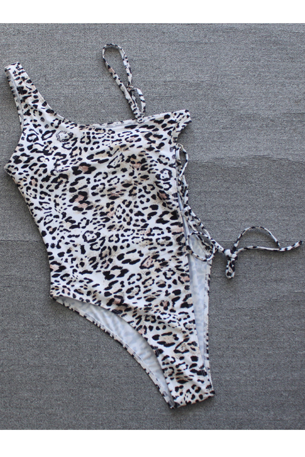 Women Strap Neck Comfortable One Piece Leopard Printed Flexible Swimwear