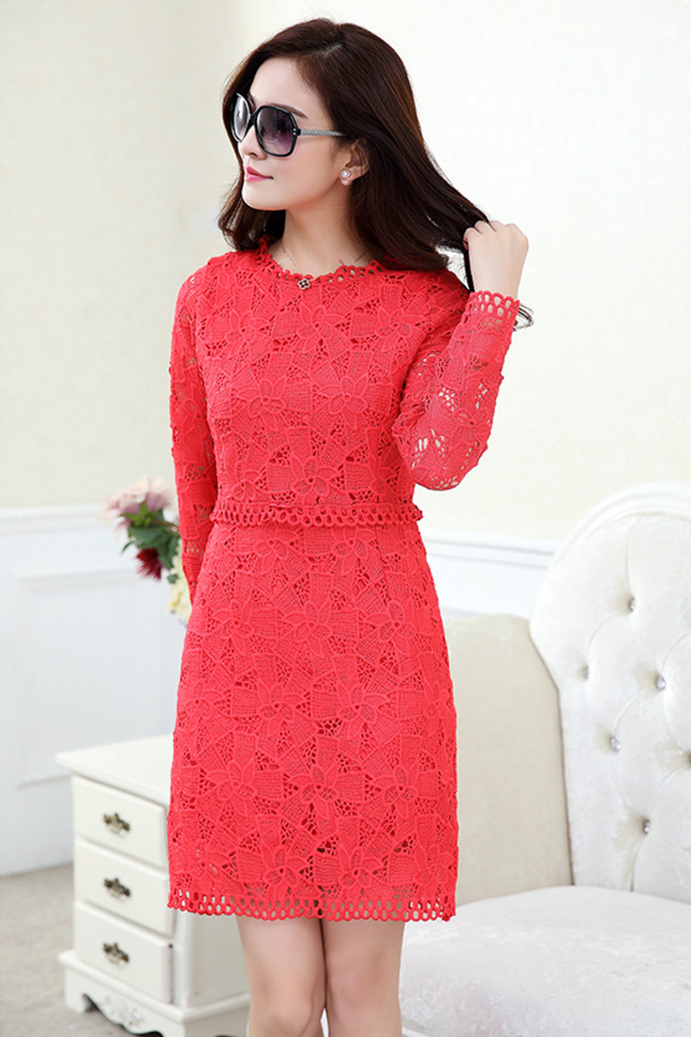 Women Short Length Lace Decorated Shift Dress Red