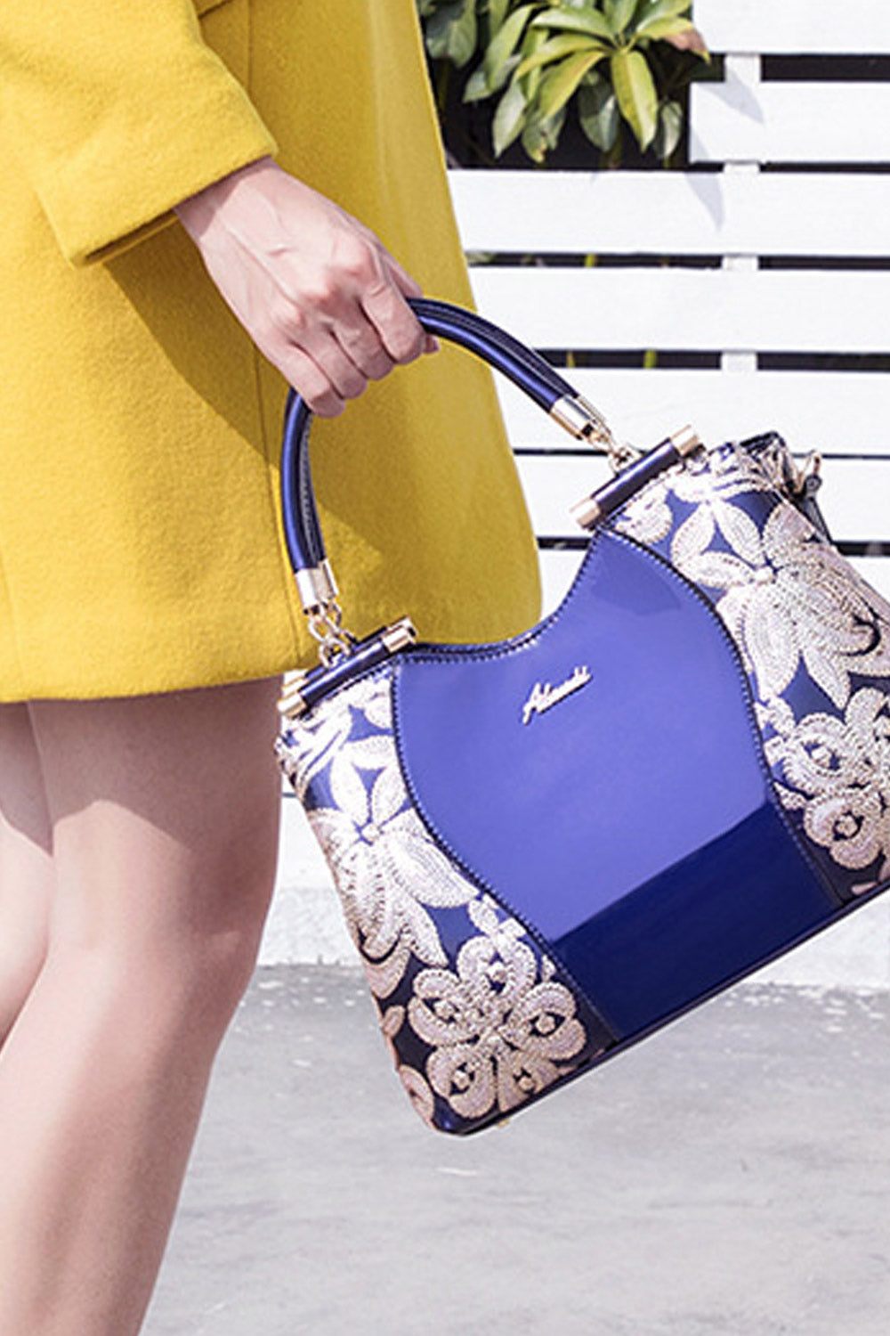 Women Zipper Vertical Square Fashion Handbag