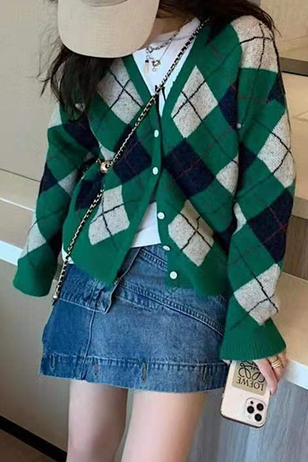 Women Awesome Plaid Pattern Thick & Durable Long Sleeve Superb V-Neck Winter Cardigan