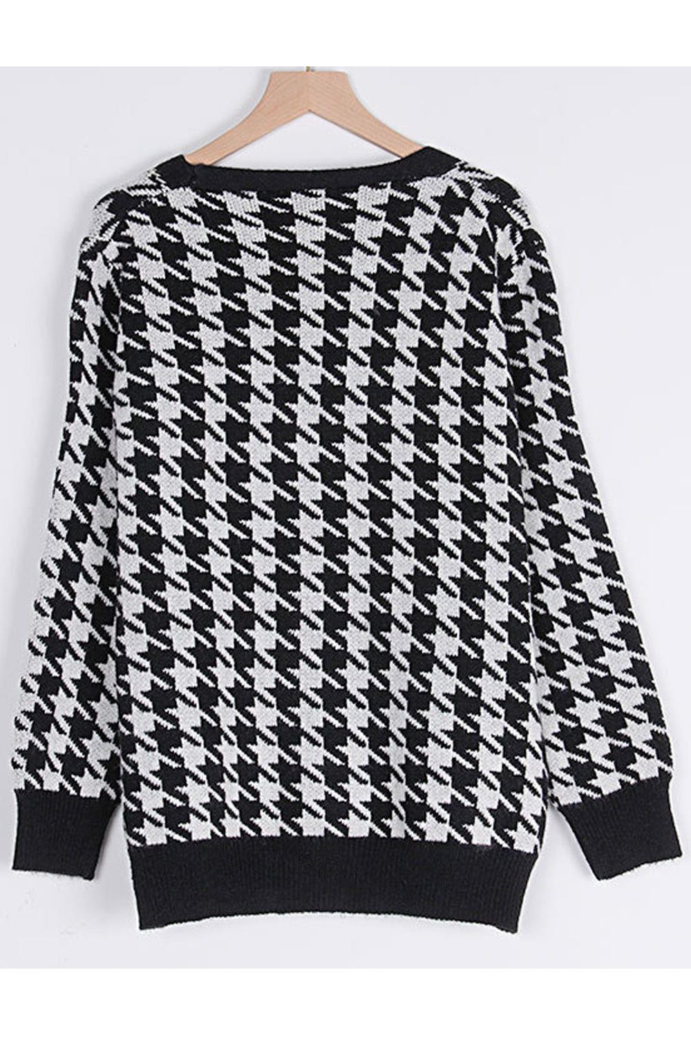 Women Superb Printed Pattern Fine Pockets V-Neck Button Closure Knitted Warm Winter Cardigan