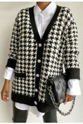 Women Superb Printed Pattern Fine Pockets V-Neck Button Closure Knitted Warm Winter Cardigan