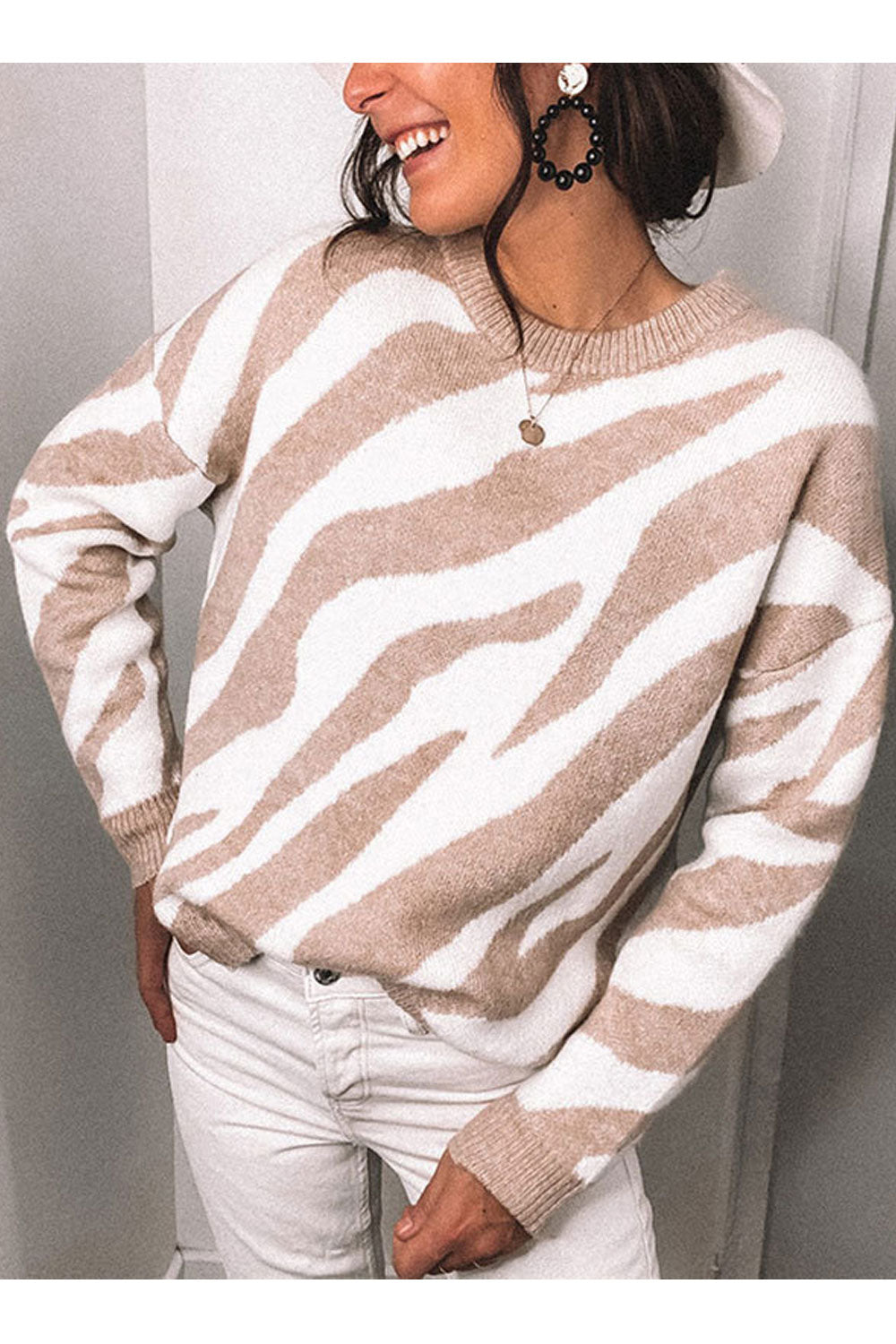 Women Outstanding Knitted Stripe Pattern Round Neck Fashionic Winter Sweater