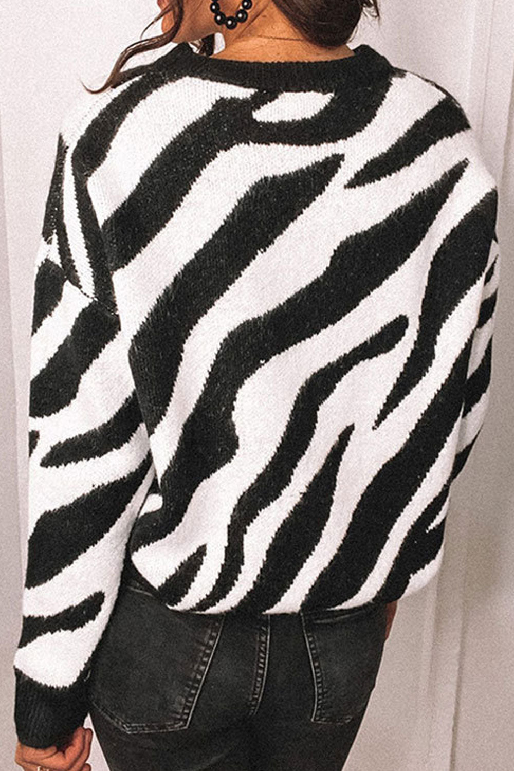 Women Outstanding Knitted Stripe Pattern Round Neck Fashionic Winter Sweater