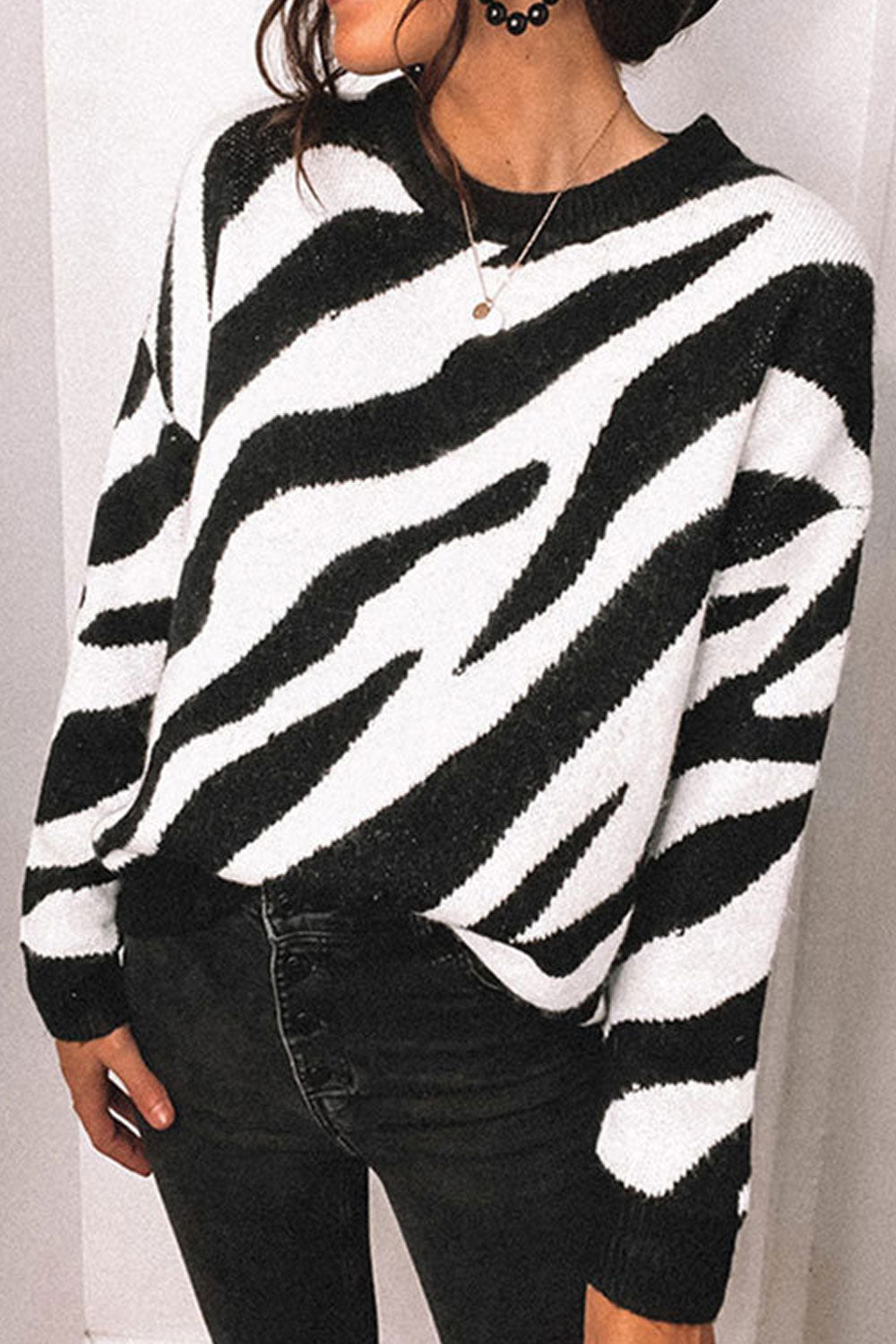 Women Outstanding Knitted Stripe Pattern Round Neck Fashionic Winter Sweater