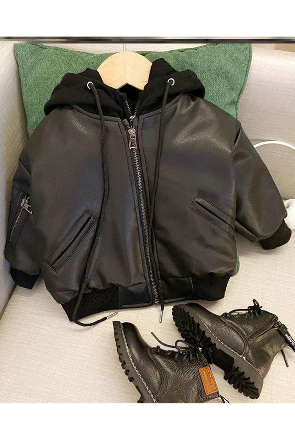 Kids Boys Fashionic Zip Closure Solid Pattern Ribbed Cuff Leather Jacket