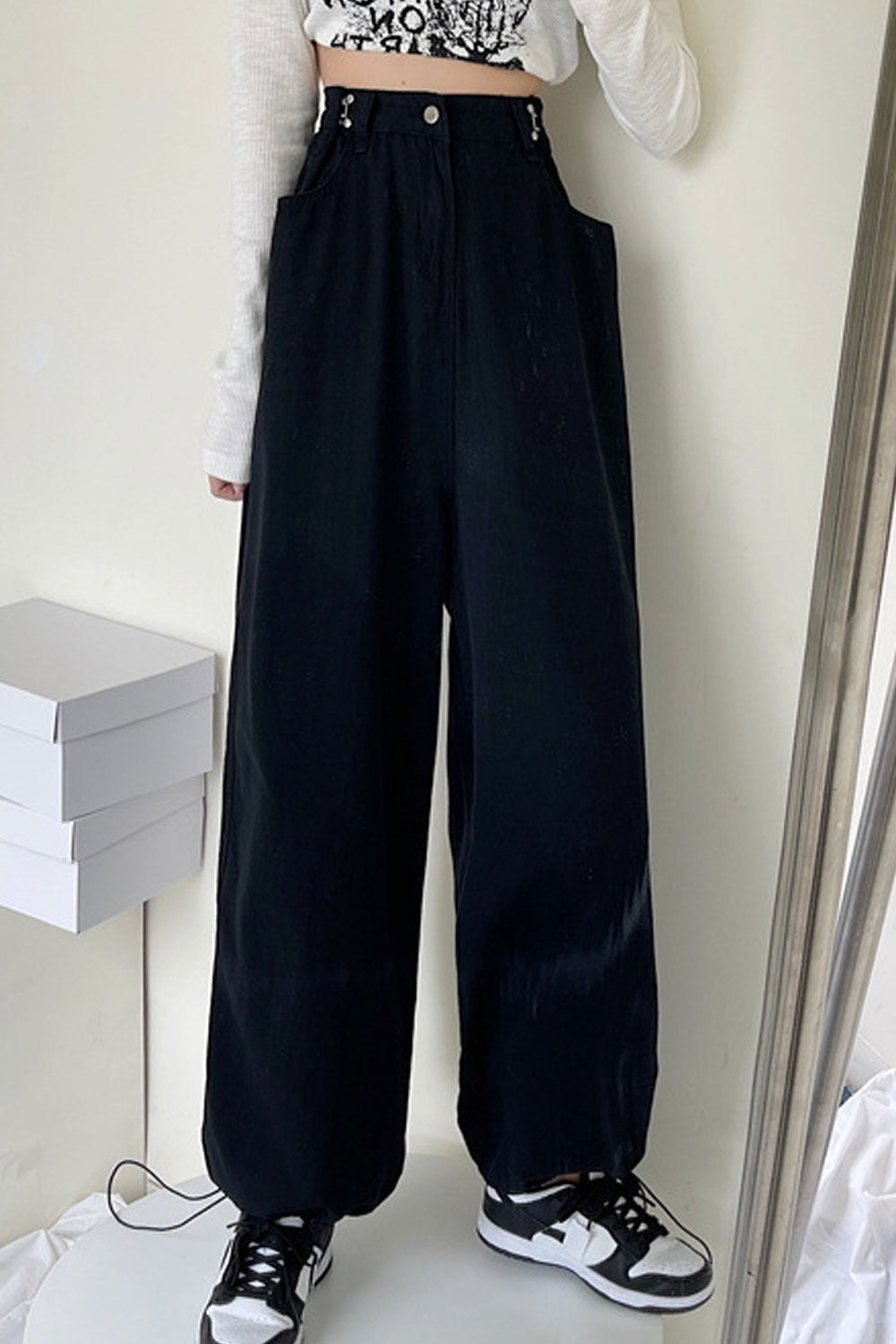 Women Loose Styled Easy Button Closure High-Waist Trendy Solid Colored Winter Casual Jeans