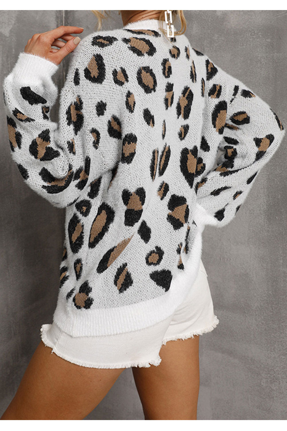 Women Amazing Leopard Printed Loose Sleeve Round Neck Comfy Knitted Winter Sweater