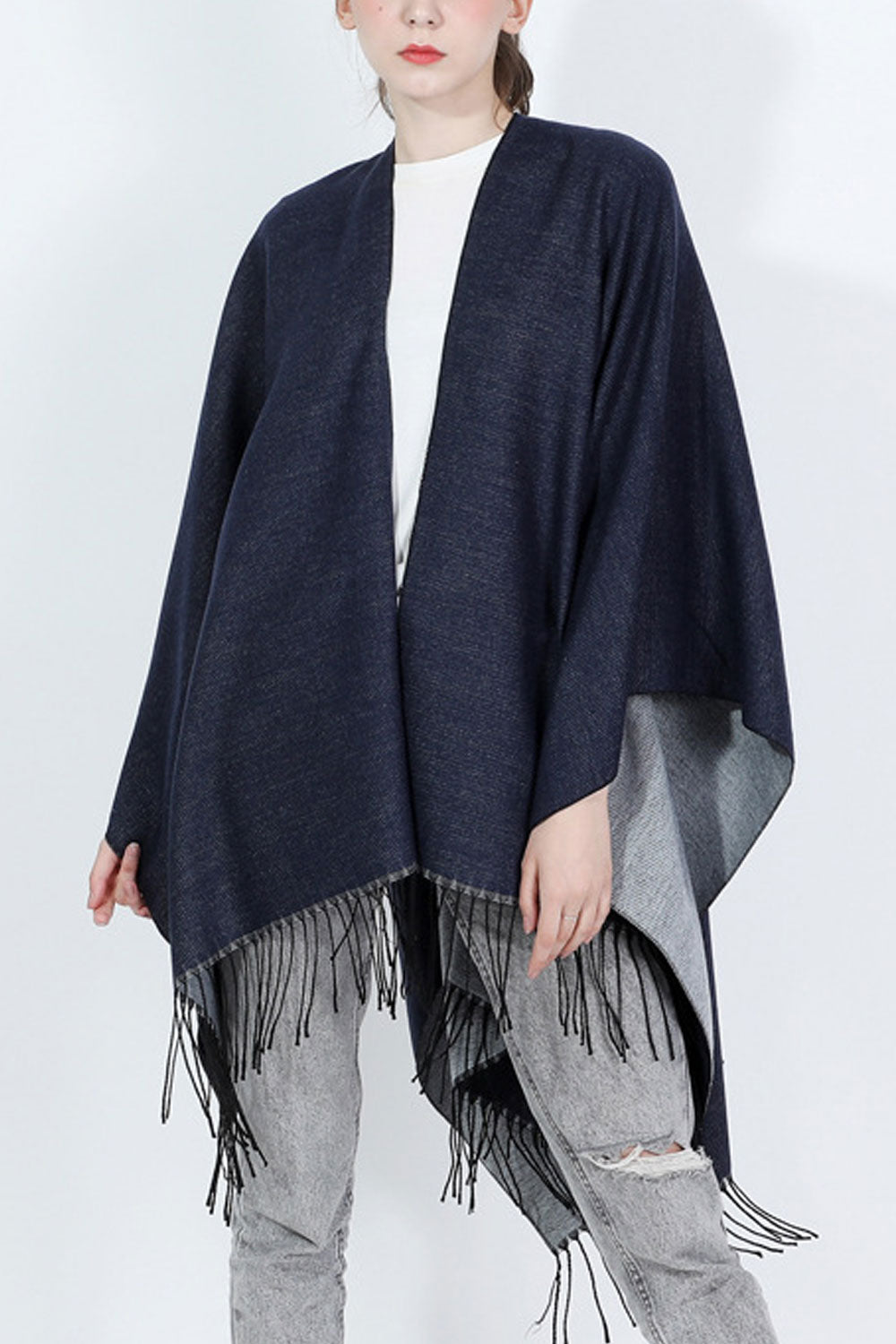 Women Relaxful Thick & Warm Fabric Constructed Elegant Tassel Winter Shawl