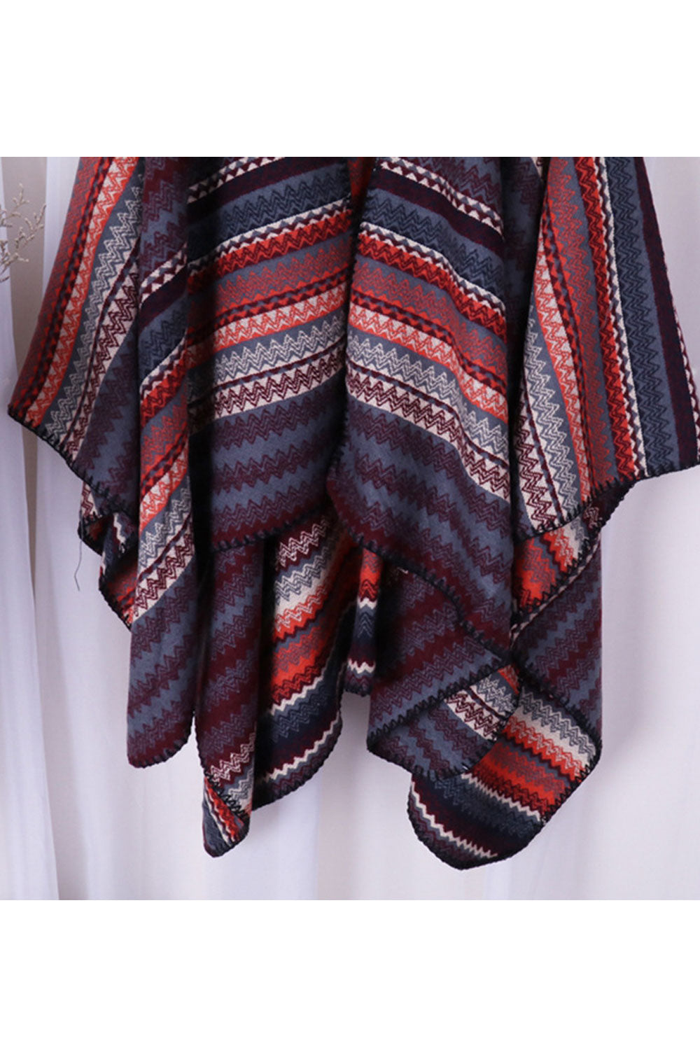 Women Fashion Contrast Color Wavy Stripe Shawl