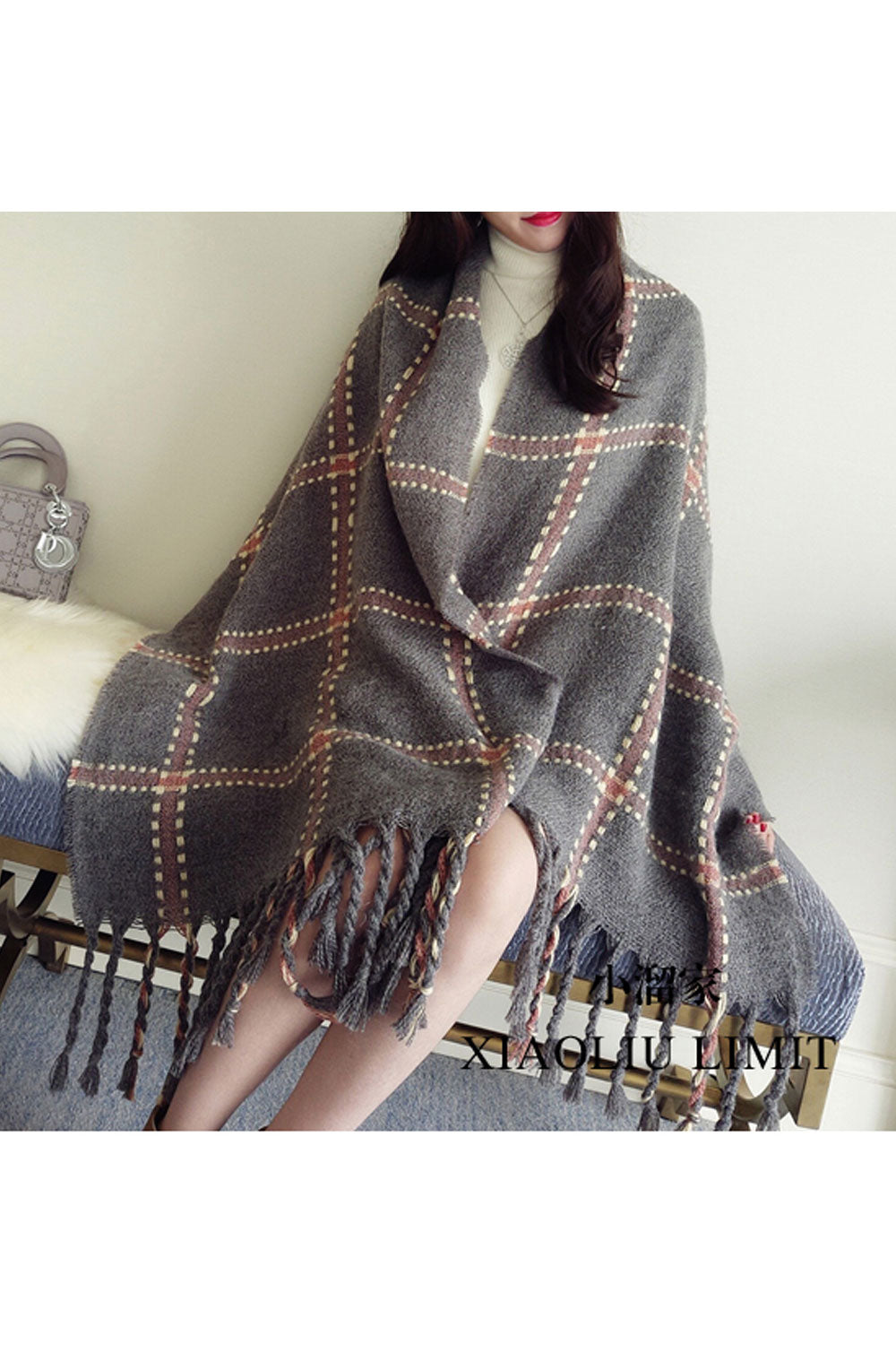Women Classy Plaid Pattern Tassel Decorated Warm Cashmere Shawl