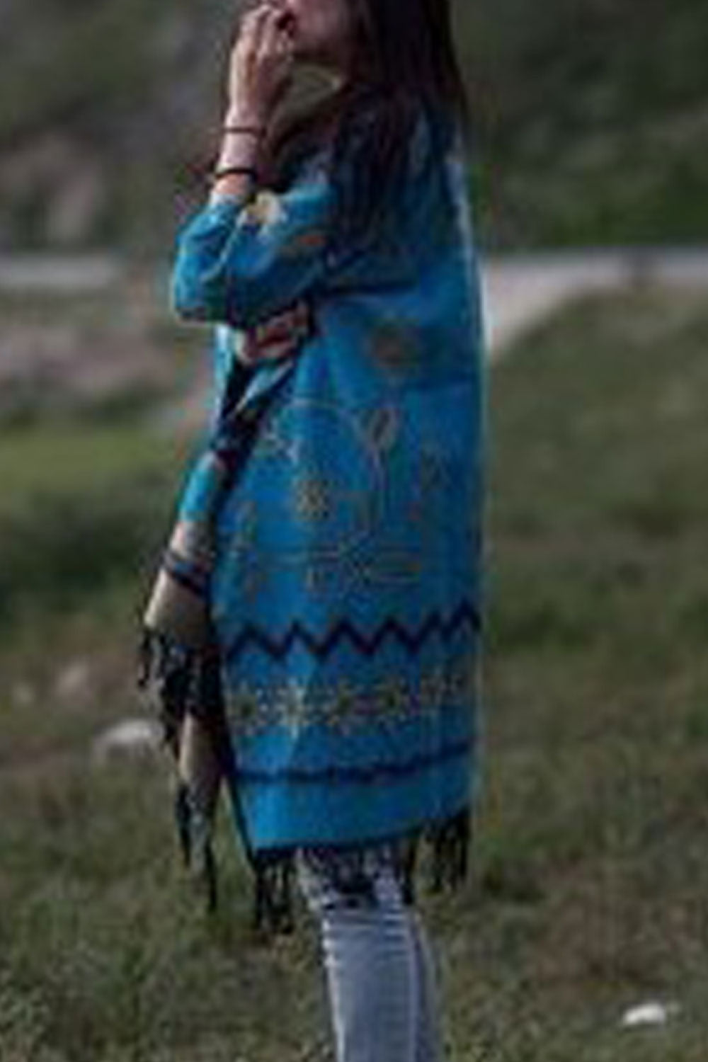 Women Beautiful Flower Tassel Decorated Warm Shawl