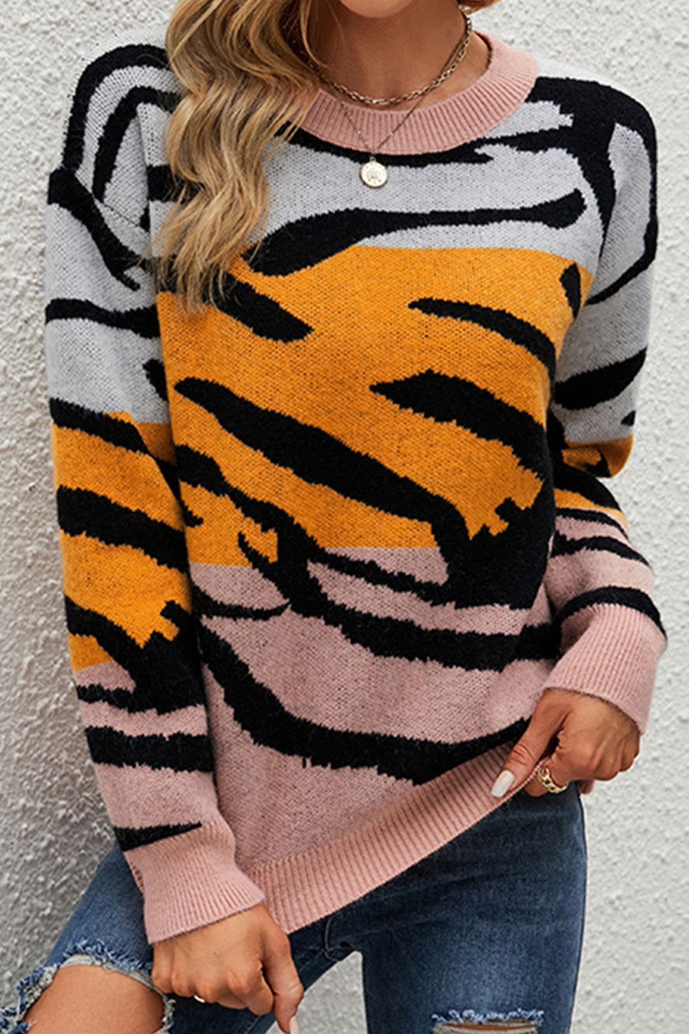 Women Fashionic Long Sleeve Tiger Printed Round Neck Awesome Knitted Winter Sweater