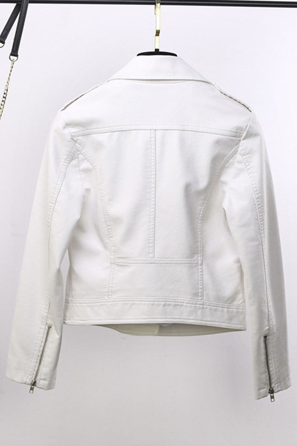 Women Latest Style Lapel Collar Neck Zippered Cuff & Moveable Front Fastener Fashioned Warm Winter Leather Jacket