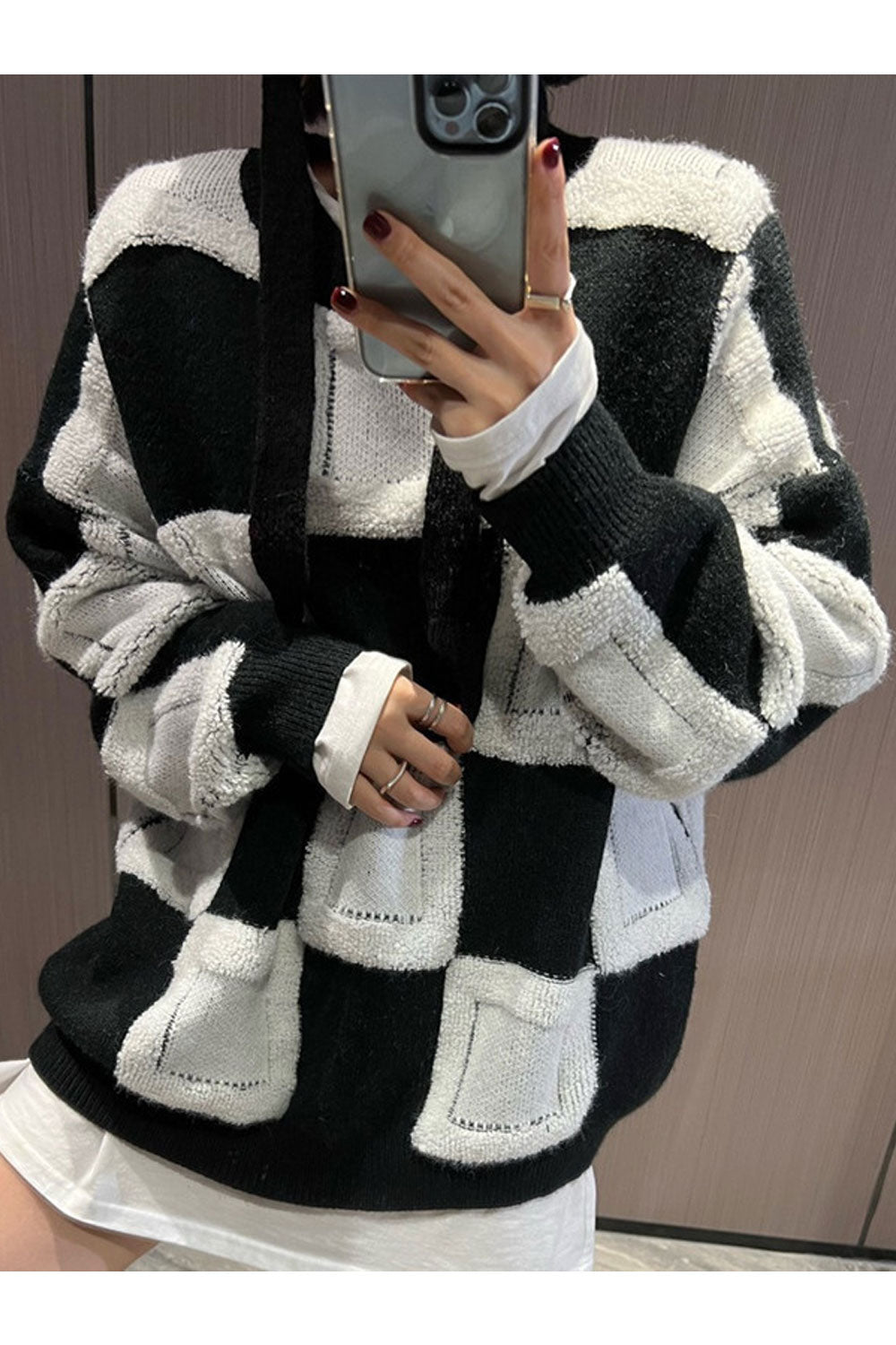 Women Specially Design Plaid Pattern Round Neck Long Sleeve Comfy Knitted Warm Winter Sweater