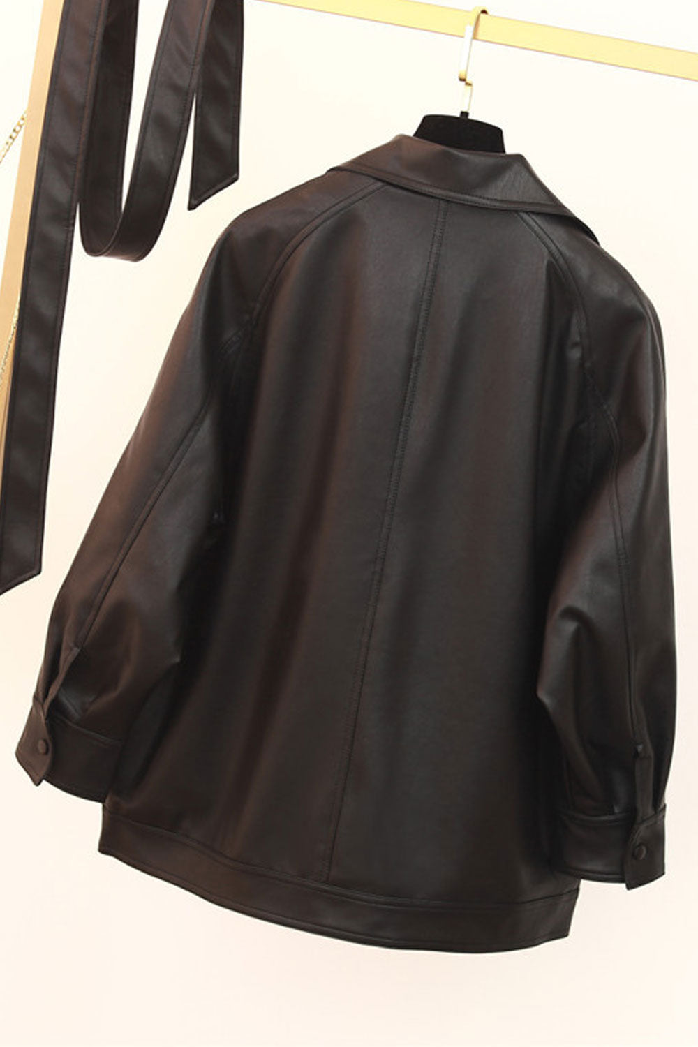 Women Attractive Collar Neck Buttoned Cuff & Zip Fastener Quadruplet Flap Closure Pocket Winter Leather Jacket