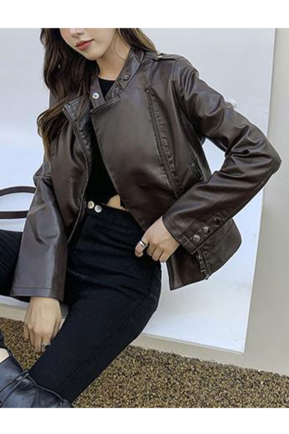 Women Charming Stand Collar Neck Side Zip Fastener Long Sleeves & Side Straight Zippered Pocket Winter Leather Jacket