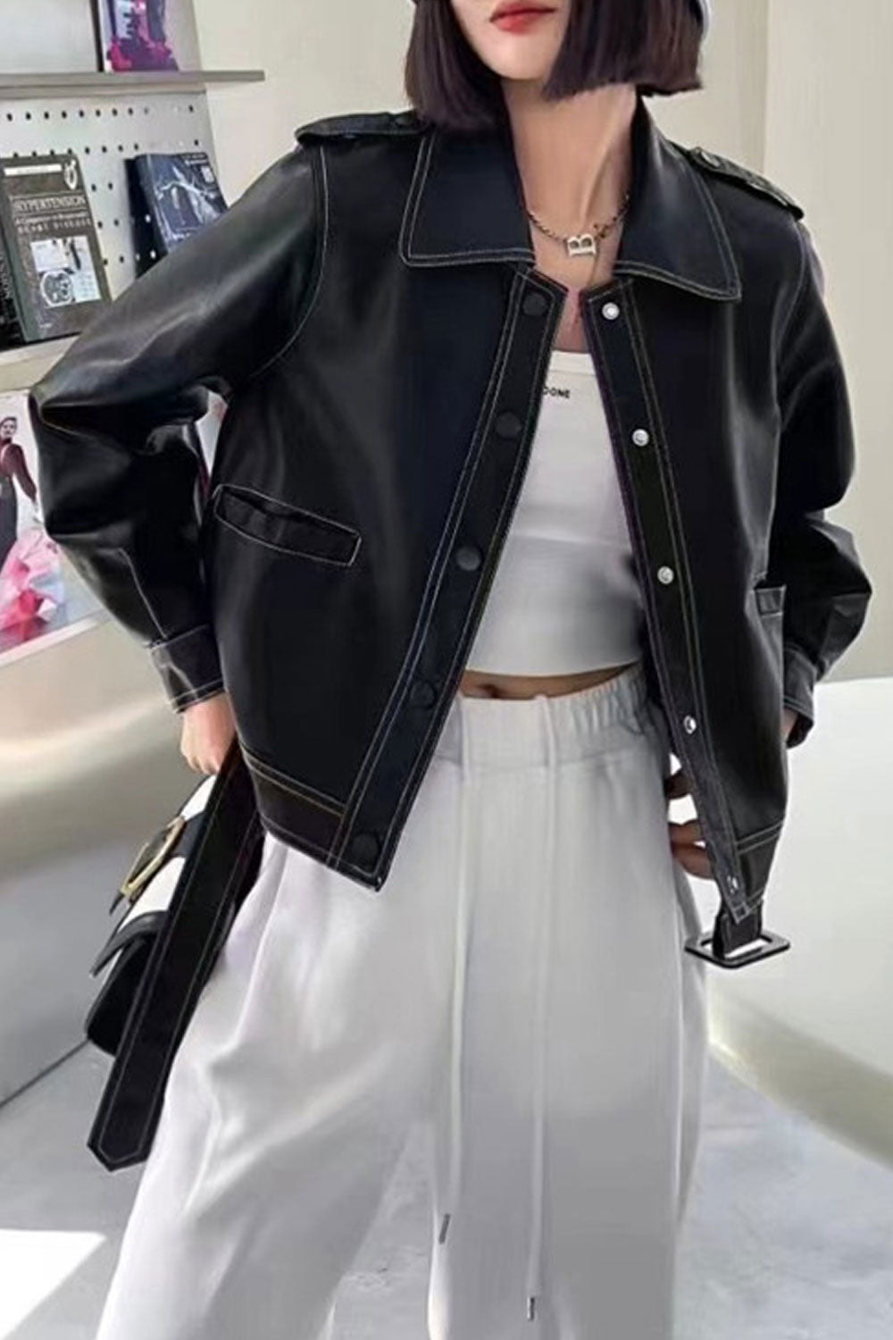 Women Magnetic Collar Neck Buttoned Faster Long Sleeves Buttoned Cuff & Safari Pockets Loose Winter Leather Jacket