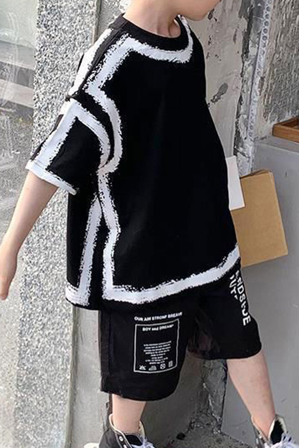 Kids Boys New Fashionable Summer Round Neck Grimace Pattern T-Shirt With Descent Letter Print Shorts Two-Piece Suit